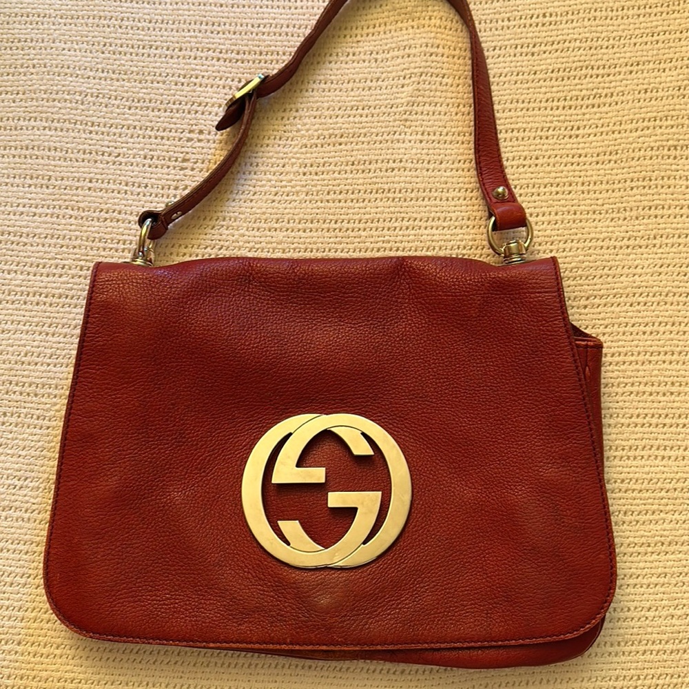 Gucci full grained leather shoulder bag